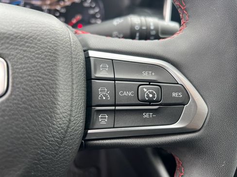 Used 2023 Jeep Compass Trailhawk AWD/4WD image 28