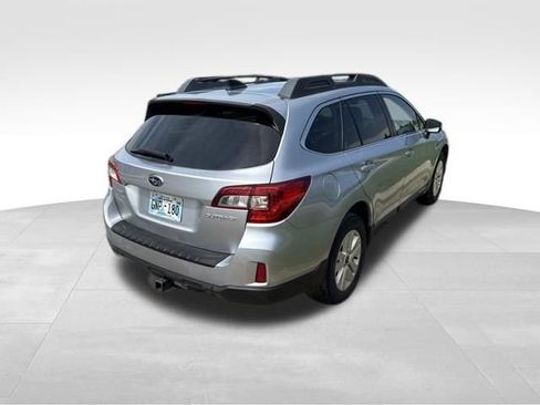 Used 2016 Subaru Outback 2.5i Premium AWD/4WD image 3