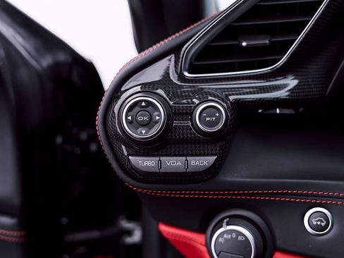 Used 2018 Ferrari 488 Spider RWD image 71