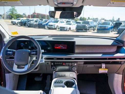 New 2026 Hyundai Ioniq 9 SEL w/ Tow & Go Package AWD/4WD image 13
