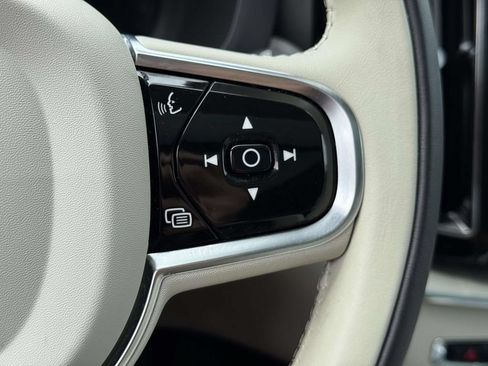 Certified 2024 Volvo XC60 B5 Plus w/ Protection Package Premier AWD/4WD image 20