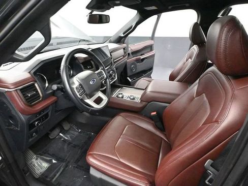 Used 2024 Ford Expedition Limited image 24