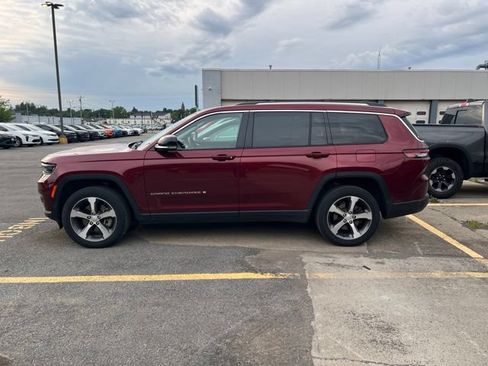 Used 2023 Jeep Grand Cherokee L Limited w/ Luxury Tech Group II AWD/4WD image 3