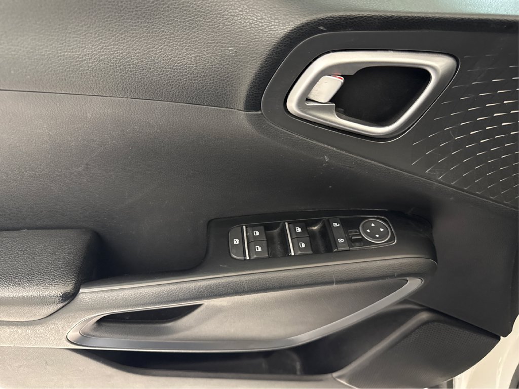 Used 2020 Kia Soul EX FWD image 28