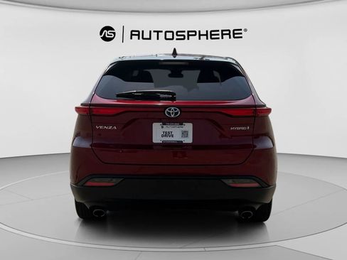 Used 2021 Toyota Venza LE image 8