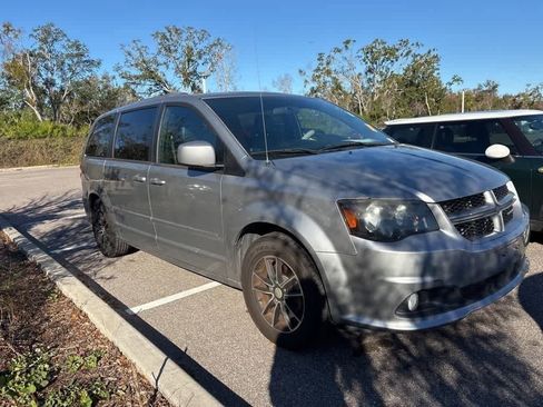Used 2016 Dodge Grand Caravan R/T image 4
