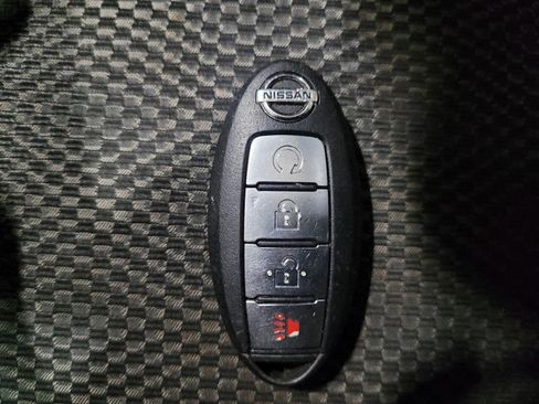 Used 2017 Nissan Rogue Sport SV w/ SV Premium Package image 32