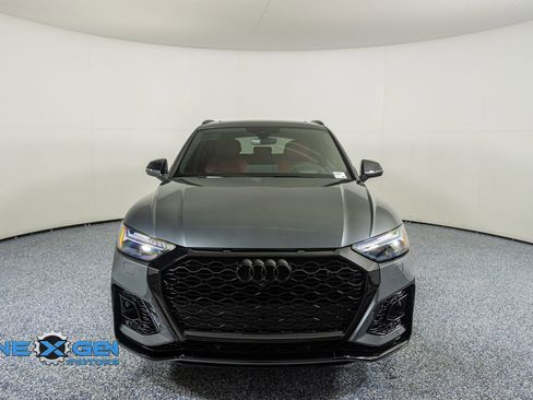 Used 2024 Audi SQ5 Prestige image 2