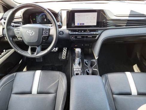 Used 2025 Toyota Camry SE FWD image 25