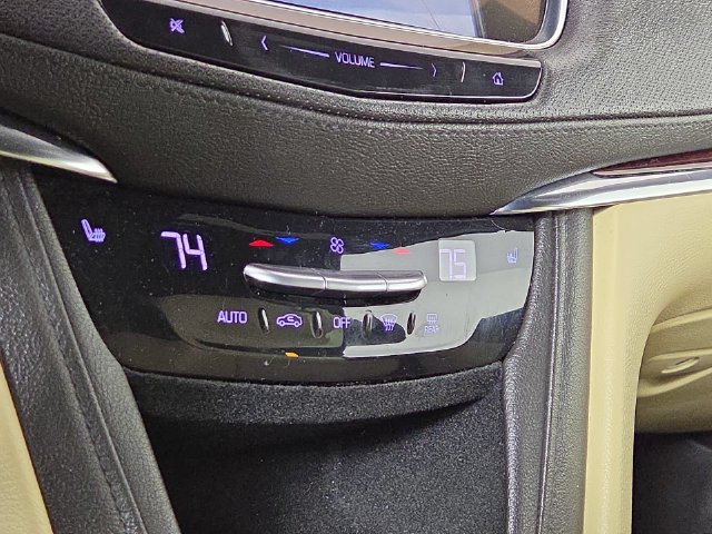 Used 2018 Cadillac XT5 Luxury w/ Driver Awareness Package FWD image 21