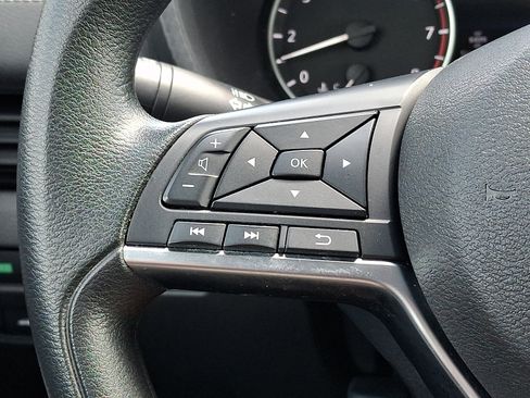Certified 2025 Nissan Sentra SV FWD image 19