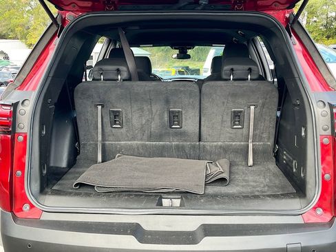 Used 2023 Chevrolet Traverse LT image 24