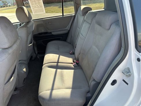 Used 2005 Toyota Highlander V6 image 16
