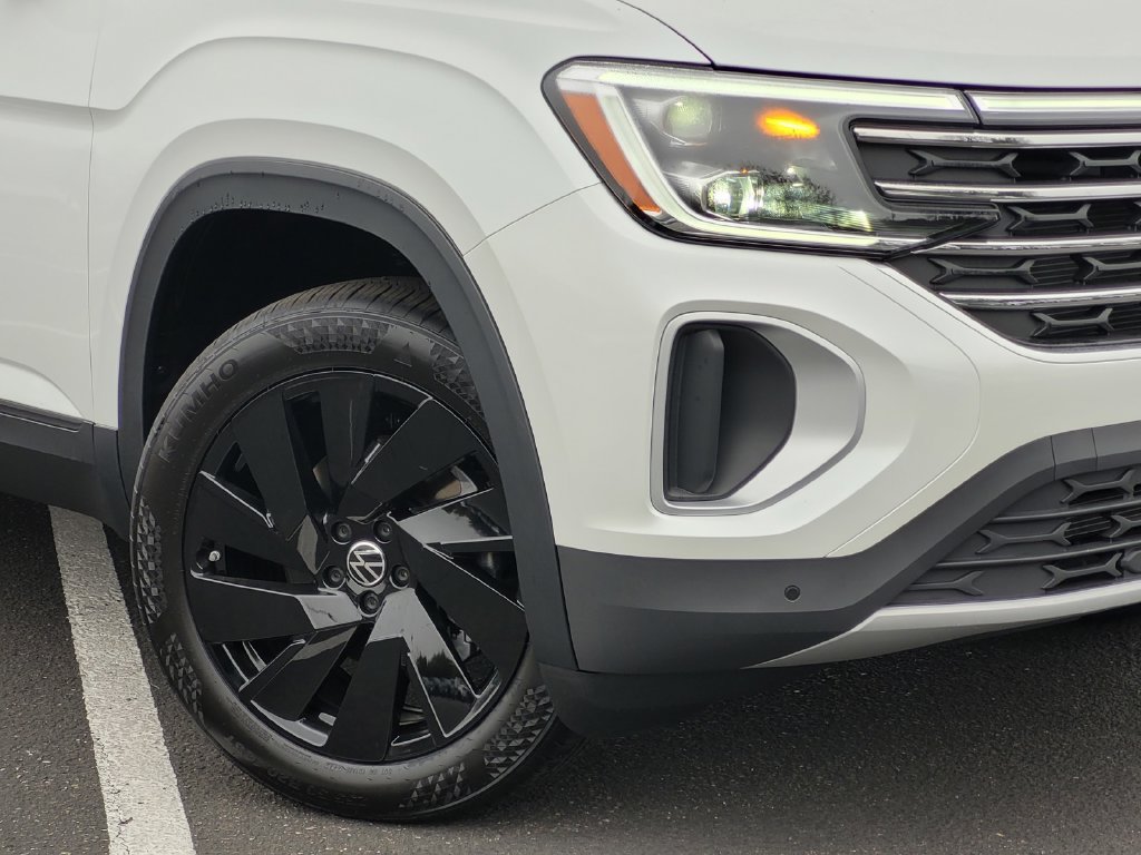New 2026 Volkswagen Atlas SE FWD image 3