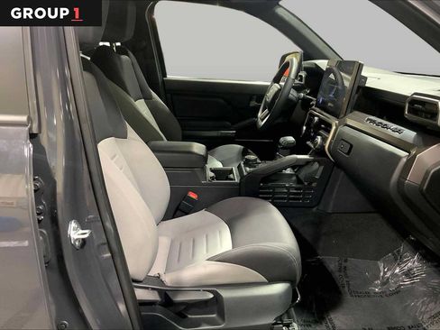 Certified 2025 Toyota Tacoma TRD Sport AWD/4WD image 9