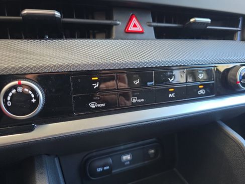 Certified 2025 Kia Sportage LX image 16