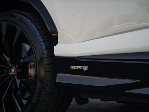 Used 2024 Lamborghini Urus S AWD/4WD image 20