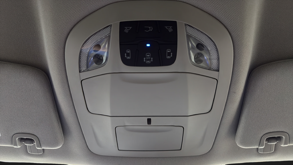 Used 2024 Chrysler Pacifica Touring-L FWD image 32