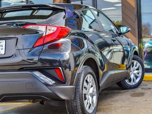 Used 2021 Toyota C-HR LE image 18