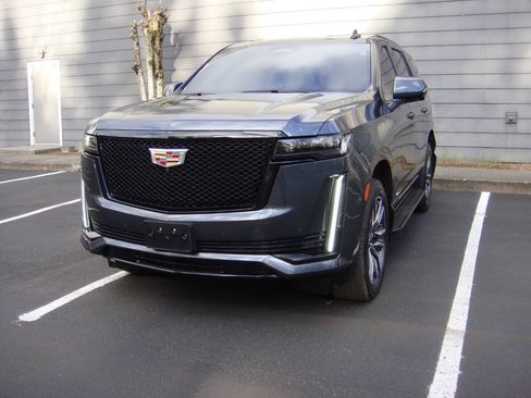 Used 2021 Cadillac Escalade Sport w/ Driver Assist Tech Package AWD/4WD image 2