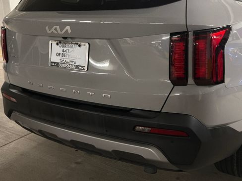 Certified 2022 Kia Sorento X-Line EX AWD/4WD image 5