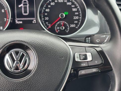 Used 2019 Volkswagen Golf S image 22