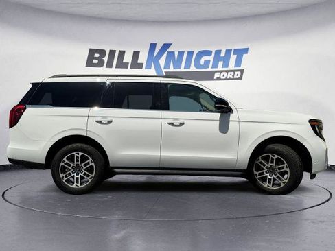 Certified 2025 Ford Expedition Active AWD/4WD image 6