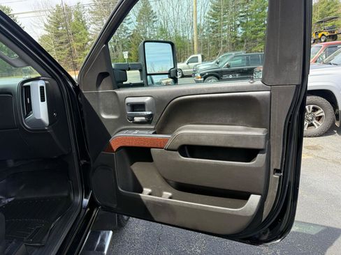 Used 2016 GMC Sierra 3500 SLE w/ SLE Preferred Package AWD/4WD image 19