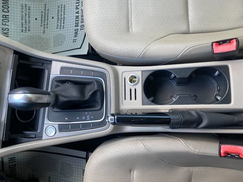 Used 2015 Volkswagen Golf TDI SE image 18