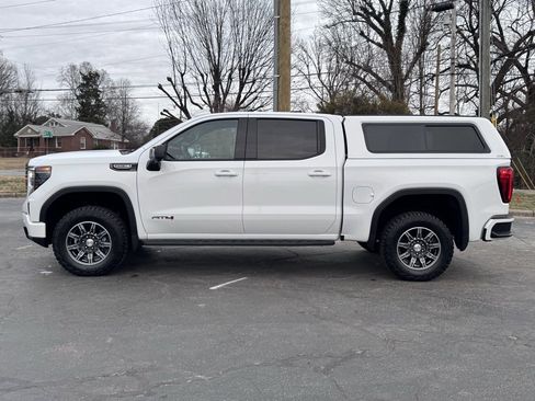 Used 2024 GMC Sierra 1500 AT4 w/ Technology Package image 3