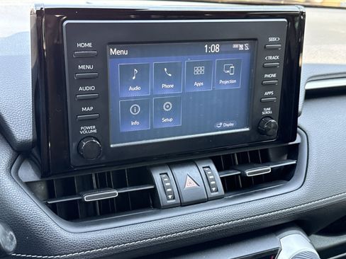 Used 2019 Toyota RAV4 XLE Premium FWD image 23