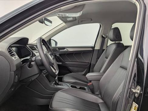 Used 2023 Volkswagen Tiguan SE FWD image 14