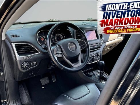Used 2021 Jeep Cherokee Latitude Plus AWD/4WD image 20