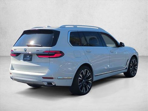 Used 2026 BMW X7 xDrive40i w/ Premium Package AWD/4WD image 5