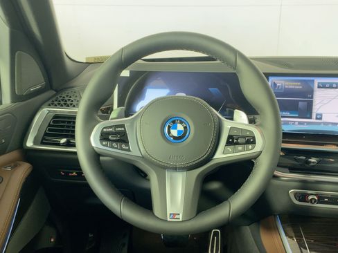Used 2026 BMW X5 xDrive50e w/ M Sport Package AWD/4WD image 13