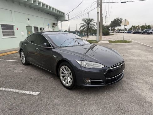 Used 2015 Tesla Model S 85 RWD image 9