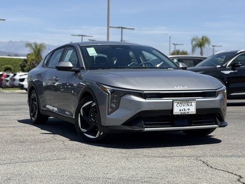 Certified 2025 Kia K4 EX image 1