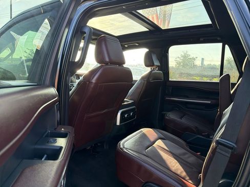 Used 2024 Ford Expedition Limited AWD/4WD image 13