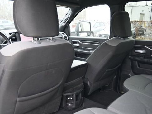 Used 2024 RAM 3500 Big Horn image 40