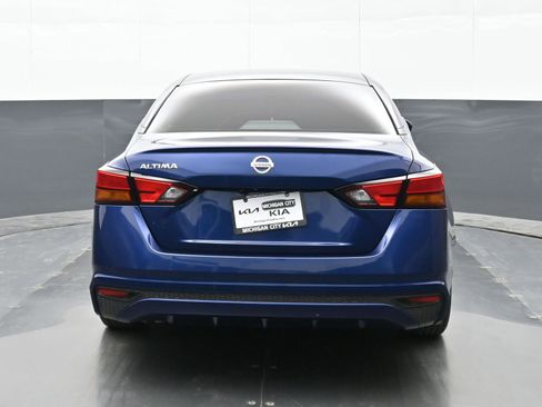 Used 2022 Nissan Altima 2.5 S image 3