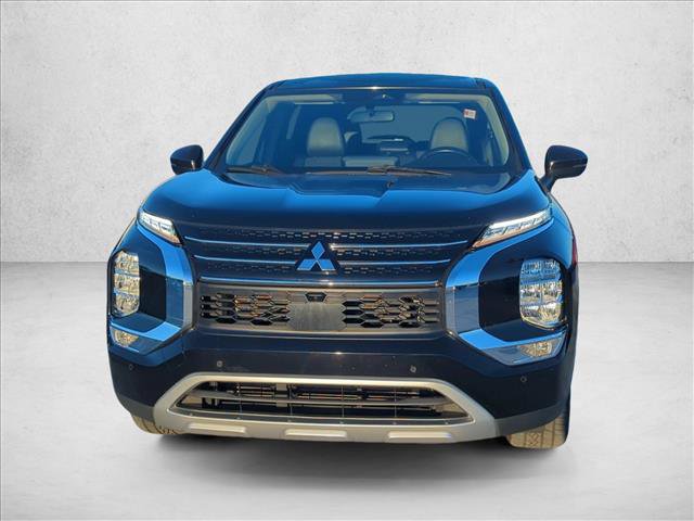 Used 2022 Mitsubishi Outlander SE FWD image 2