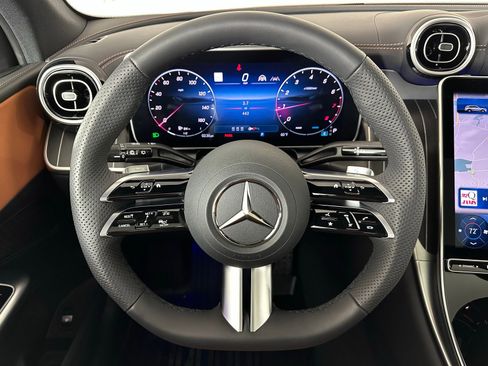 Used 2026 Mercedes-Benz GLC 300 4MATIC image 9