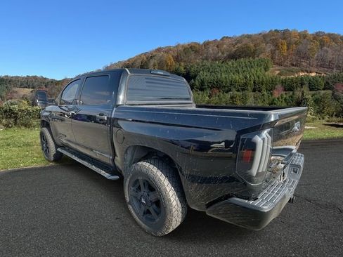 Used 2017 Toyota Tundra SR5 w/ SR5 Upgrade Package image 5