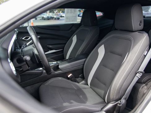 Used 2021 Chevrolet Camaro LT w/ Technology Package RWD image 22