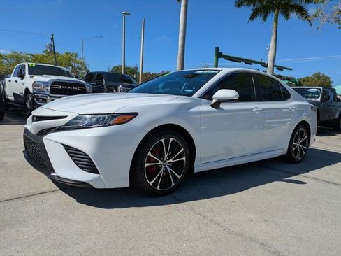 Used 2020 Toyota Camry SE FWD image 7