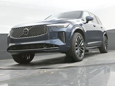 New 2026 Volvo XC90 B5 Plus image 25