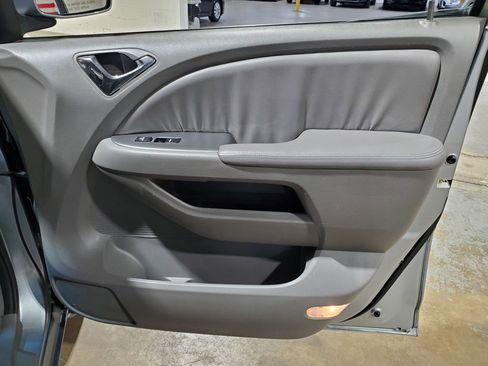 Used 2010 Honda Odyssey EX-L image 16