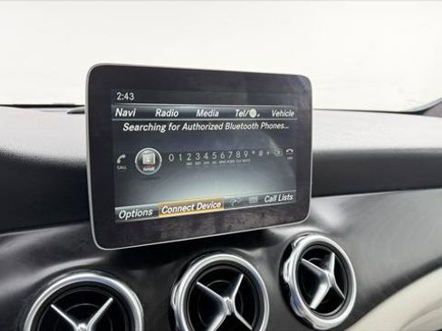 Used 2018 Mercedes-Benz GLA 250 4MATIC image 30