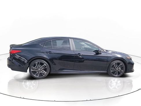 Used 2025 Toyota Camry XSE FWD image 4