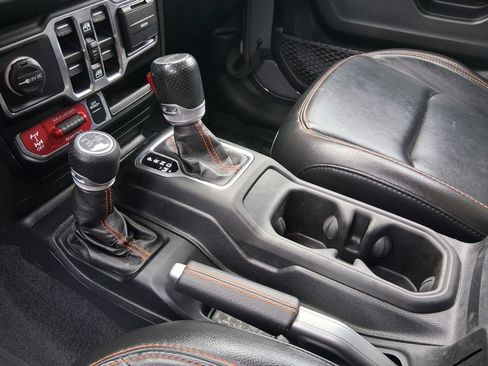 Used 2021 Jeep Gladiator Mojave AWD/4WD image 15